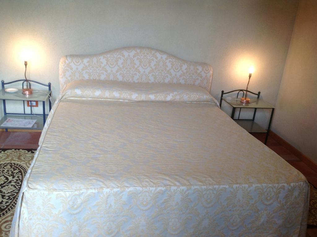 Locanda San Lorenzo Roddino Ruang foto