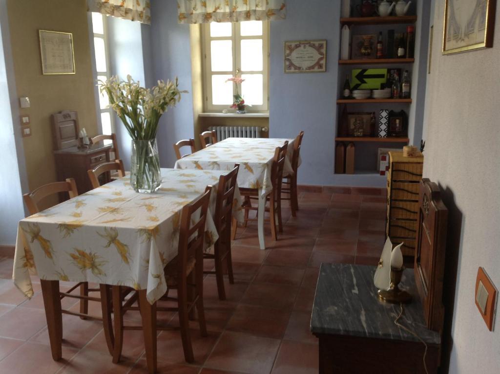 Locanda San Lorenzo Roddino Bagian luar foto